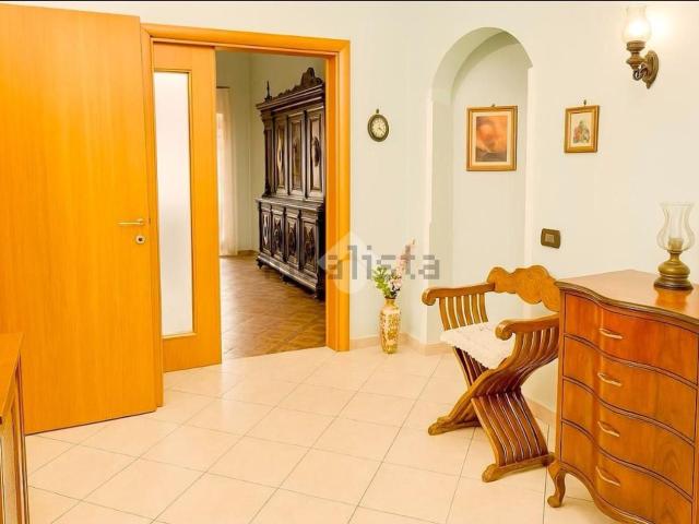Appartamento in vendita di 100 m² in Via dell&apos Impruneta, 26