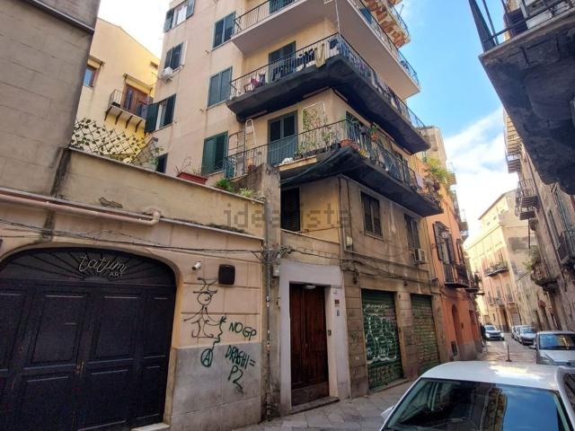 Appartamento in vendita di 100 m² in Via dell&apos Università