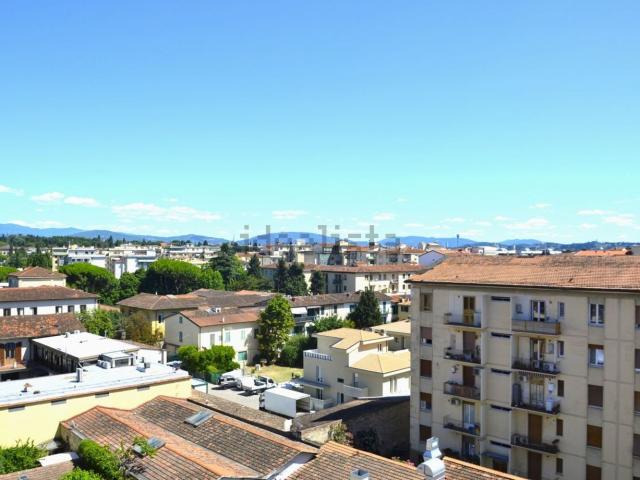 Appartamento in vendita di 100 m² in Via dello Steccuto, 26