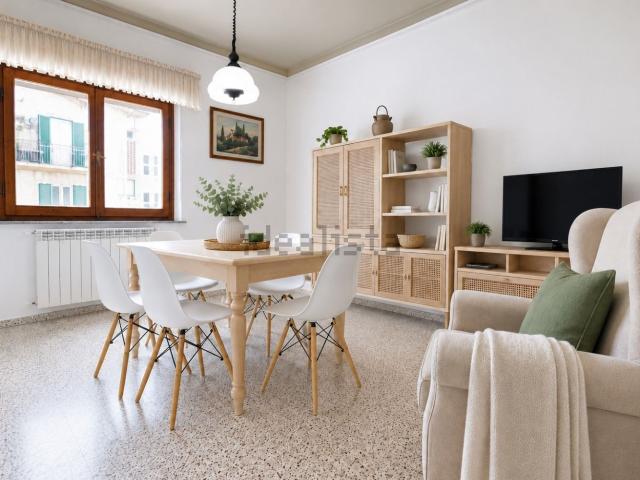 Appartamento in vendita di 100 m² in Via della Costituzione, 8