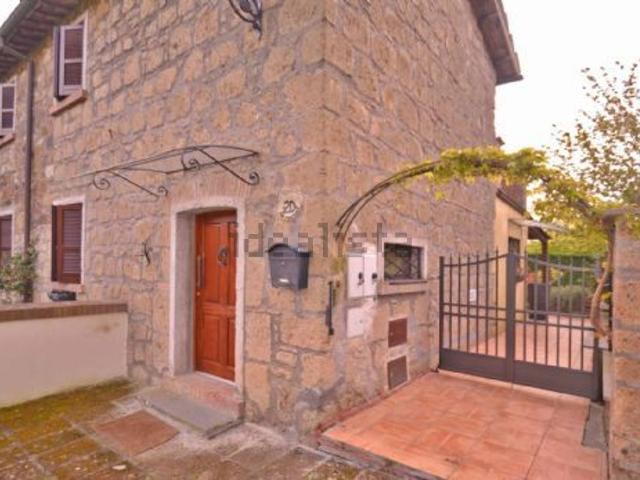 Appartamento in vendita di 100 m² in Via della Fontana