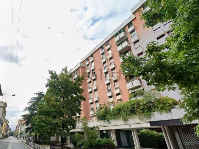 Appartamento in vendita di 100 m² in Via della Moscova, 24