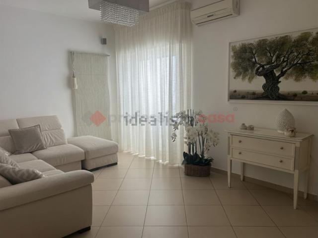 Appartamento in vendita di 100 m² in Via della Quercia, 5
