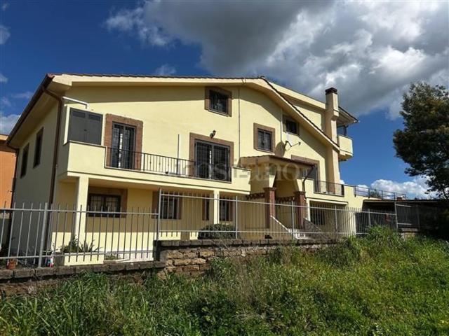 Appartamento in vendita di 100 m² in Via della Raganella