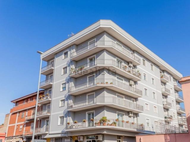 Appartamento in vendita di 100 m² in Via della Rustica