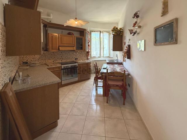 Appartamento in vendita di 100 m² in Via della Vittoria, 34