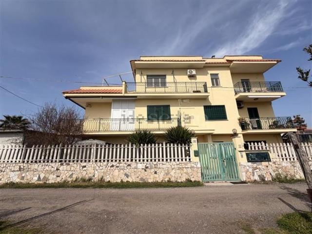 Appartamento in vendita di 100 m² in Via delle Capinere