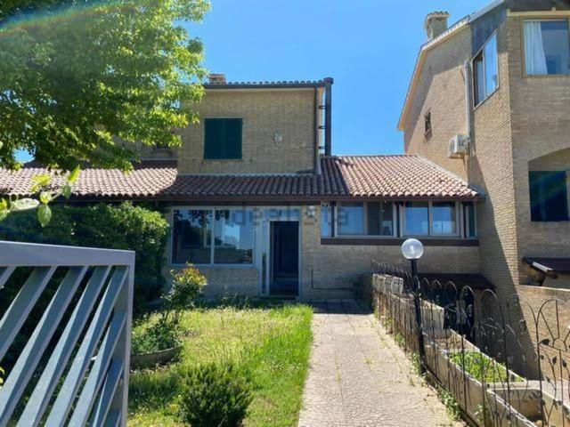 Appartamento in vendita di 100 m² in Via delle Querce, 22