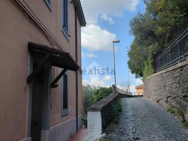 Appartamento in vendita di 100 m² in Via delle Vascarelle, 7