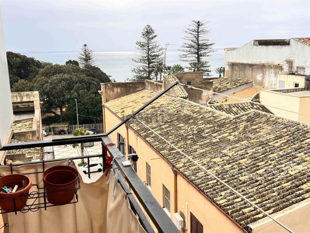 Appartamento in vendita di 100 m² in Via di Paola, 10