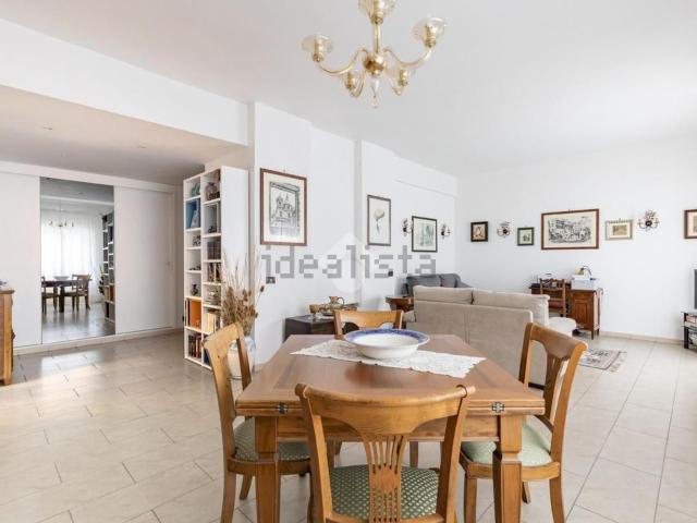 Appartamento in vendita di 100 m² in Via di Val Tellina, 52