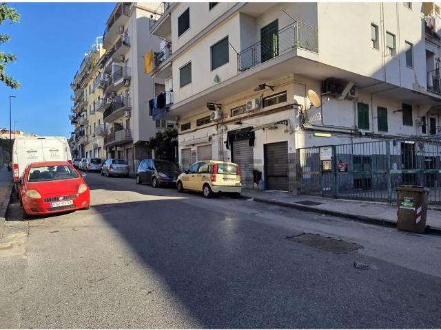 Appartamento in vendita di 100 m² in Via Diomede Carafa, 58