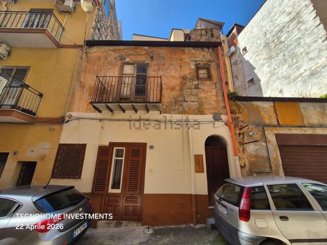 Appartamento in vendita di 100 m² in Via Discesa del Fiore, 20