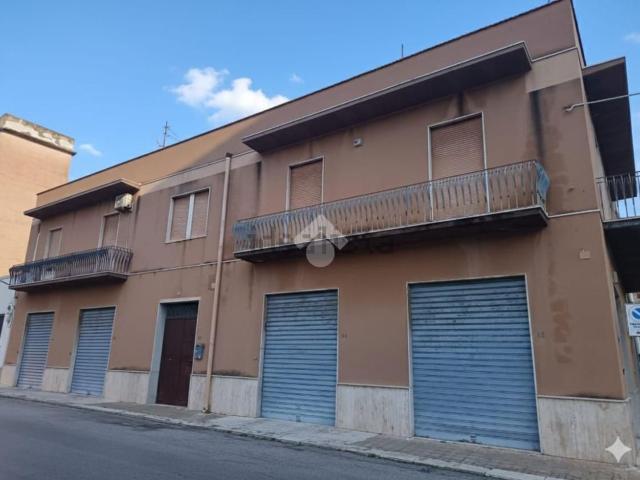 Appartamento in vendita di 100 m² in Via Due Giugno, 46