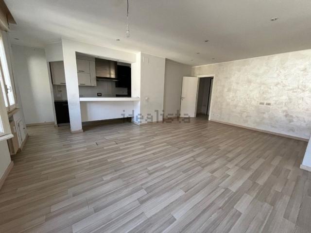 Appartamento in vendita di 100 m² in Via emilia san pietro