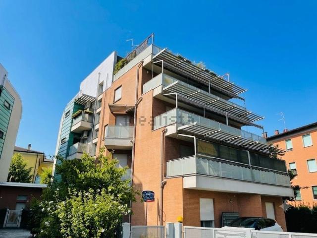 Appartamento in vendita di 100 m² in Via Emilia, 26