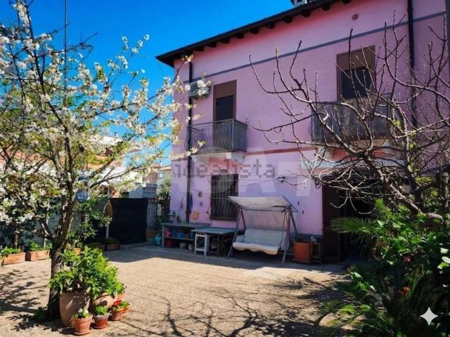 Appartamento in vendita di 100 m² in Via Emma Macchi Zonda, 54