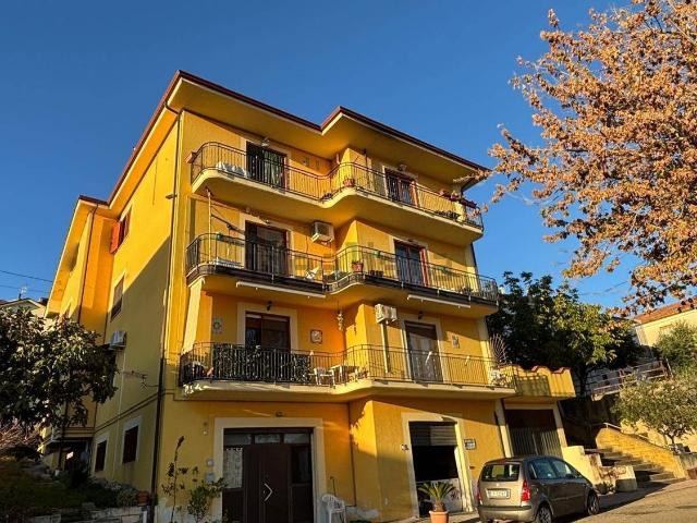 Appartamento in vendita di 100 m² in Via Enzo Marmorale