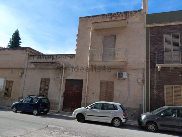 Appartamento in vendita di 100 m² in Via Enrico Caruso, 44