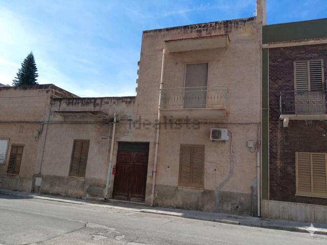 Appartamento in vendita di 100 m² in Via Enrico Caruso, 44