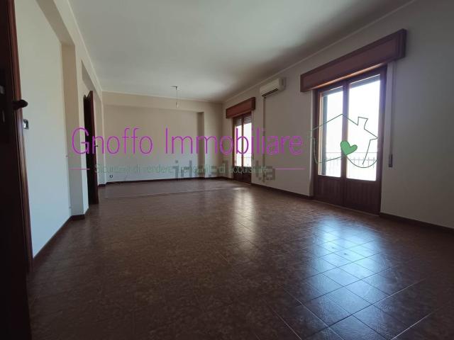 Appartamento in vendita di 100 m² in Via Enrico Petrella