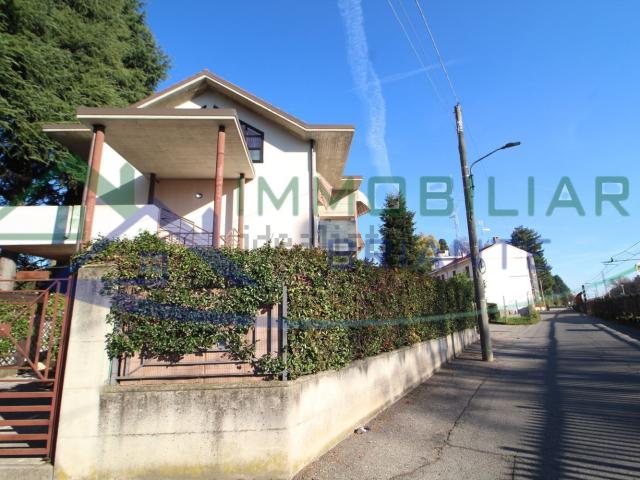 Appartamento in vendita di 100 m² in Via Enrico Toti