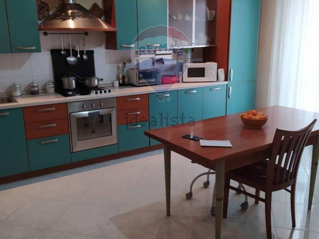 Appartamento in vendita di 100 m² in Via Edmondo de Amicis, 63