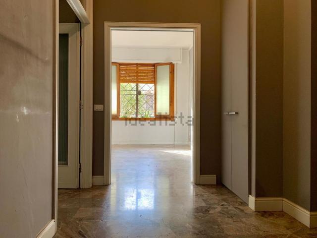 Appartamento in vendita di 100 m² in Via Elbano Gasperi