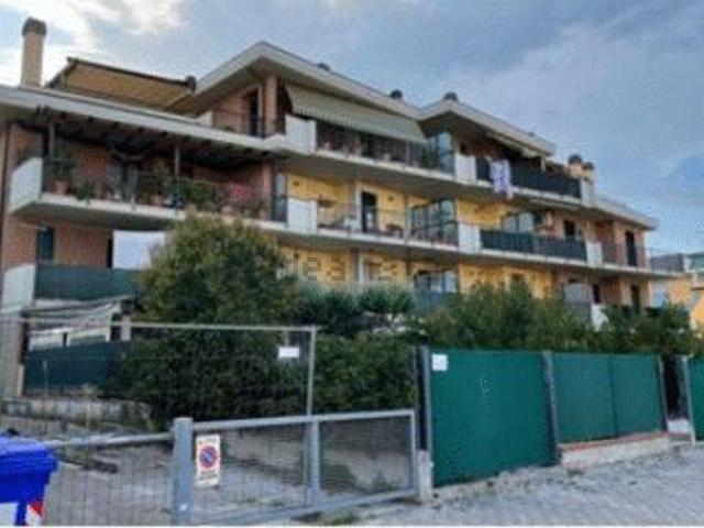 Appartamento in vendita di 100 m² in Via Esino, 83