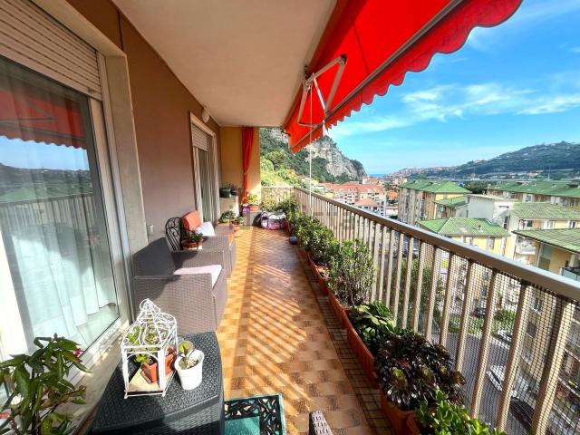 Appartamento in vendita di 100 m² in Via Eugenio Montale