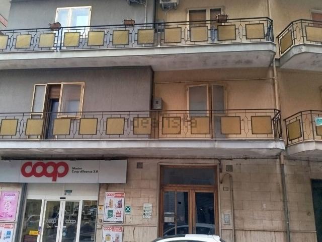 Appartamento in vendita di 100 m² in Via Europa, 25