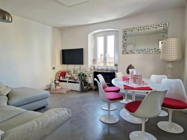 Appartamento in vendita di 100 m² in Via Foce