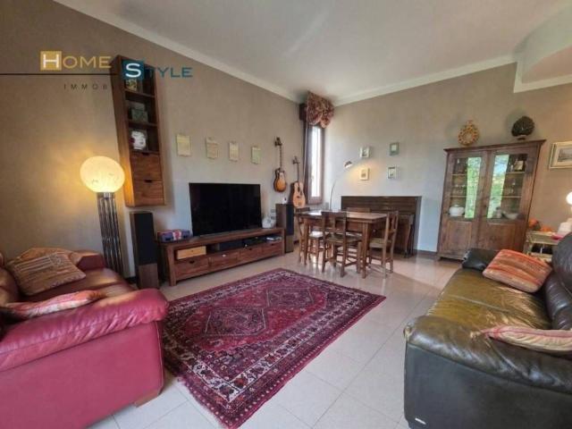 Appartamento in vendita di 100 m² in Via Fosse Ardeatine, 50