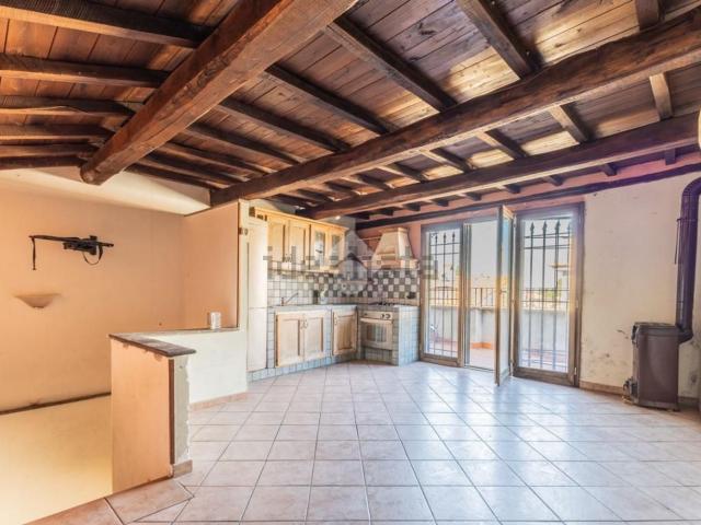 Appartamento in vendita di 100 m² in Via Farnesiana, 26