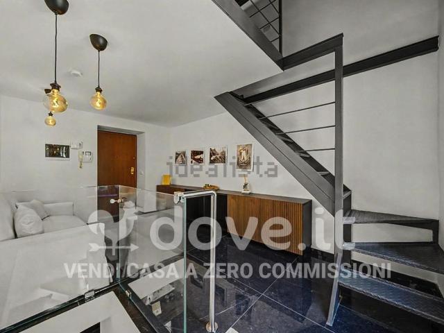Appartamento in vendita di 100 m² in Via Fiori Chiari, 4