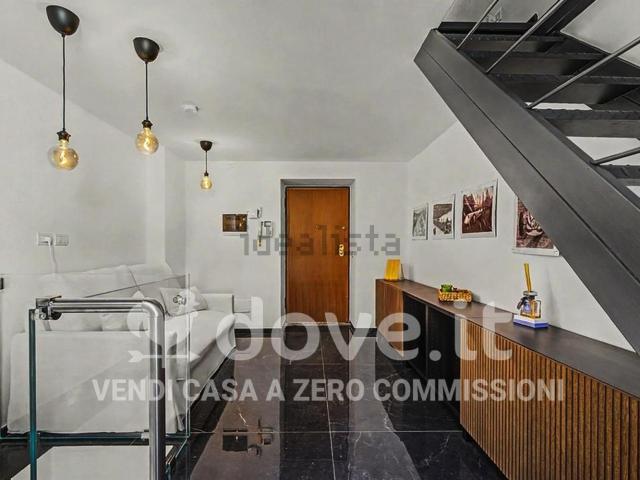 Appartamento in vendita di 100 m² in Via Fiori Chiari, 4