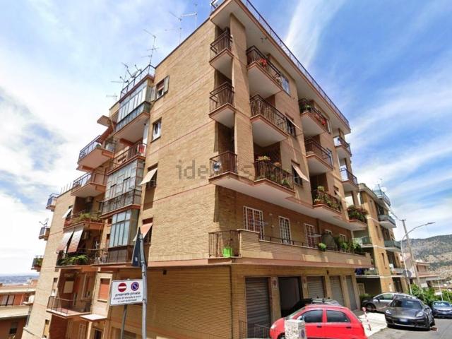 Appartamento in vendita di 100 m² in Via Francesco Bulgarini, 10
