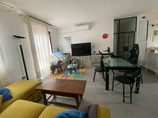 Appartamento in vendita di 100 m² in Via Francesco Petrarca