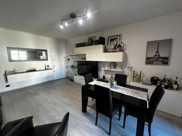 Appartamento in vendita di 100 m² in Via Francesco Tovaglieri, 402