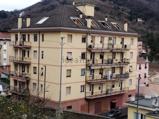 Appartamento in vendita di 100 m² in Via Fratelli Canepa