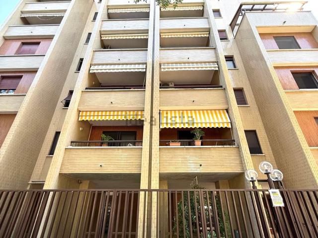 Appartamento in vendita di 100 m² in Via Fratelli Antona Traversi