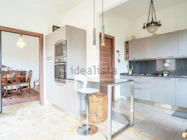 Appartamento in vendita di 100 m² in Via Fratelli Bimbi, 2