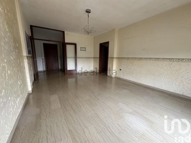 Appartamento in vendita di 100 m² in Via Fratelli Rosselli, 21