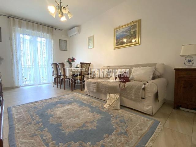 Appartamento in vendita di 100 m² in Via Fratelli Rosselli