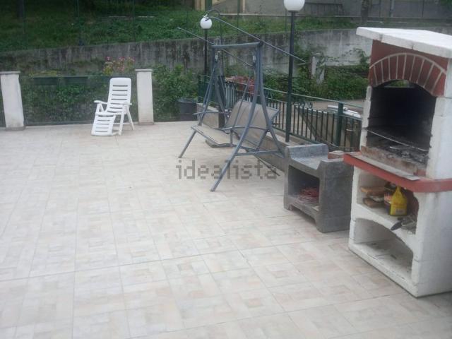 Appartamento in vendita di 100 m² in Via Inferiore Rocca dei Corvi, 2