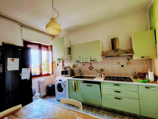 Appartamento in vendita di 100 m² in Via Ippolito Landinelli, 44