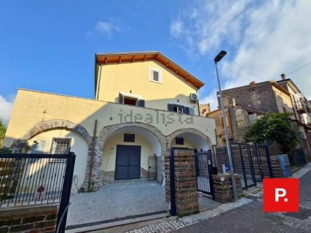 Appartamento in vendita di 100 m² in Via Italia, 102