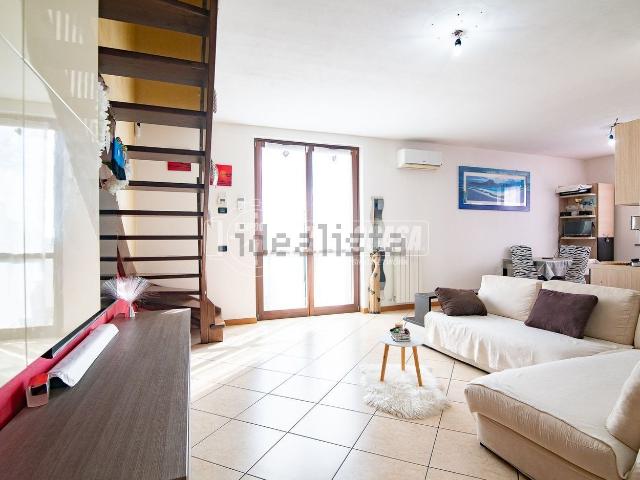 Appartamento in vendita di 100 m² in Via Italia, 11