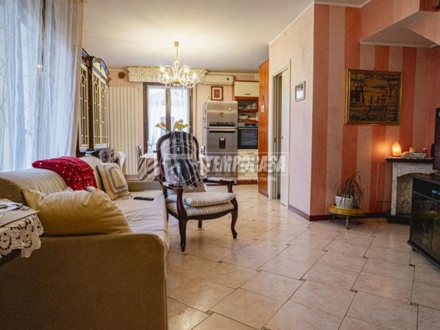 Appartamento in vendita di 100 m² in Via IV Novembre