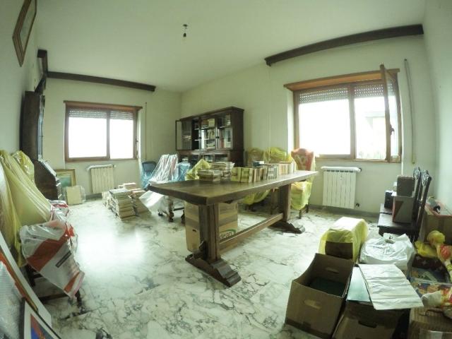 Appartamento in vendita di 100 m² in Via Jean Louis Protche